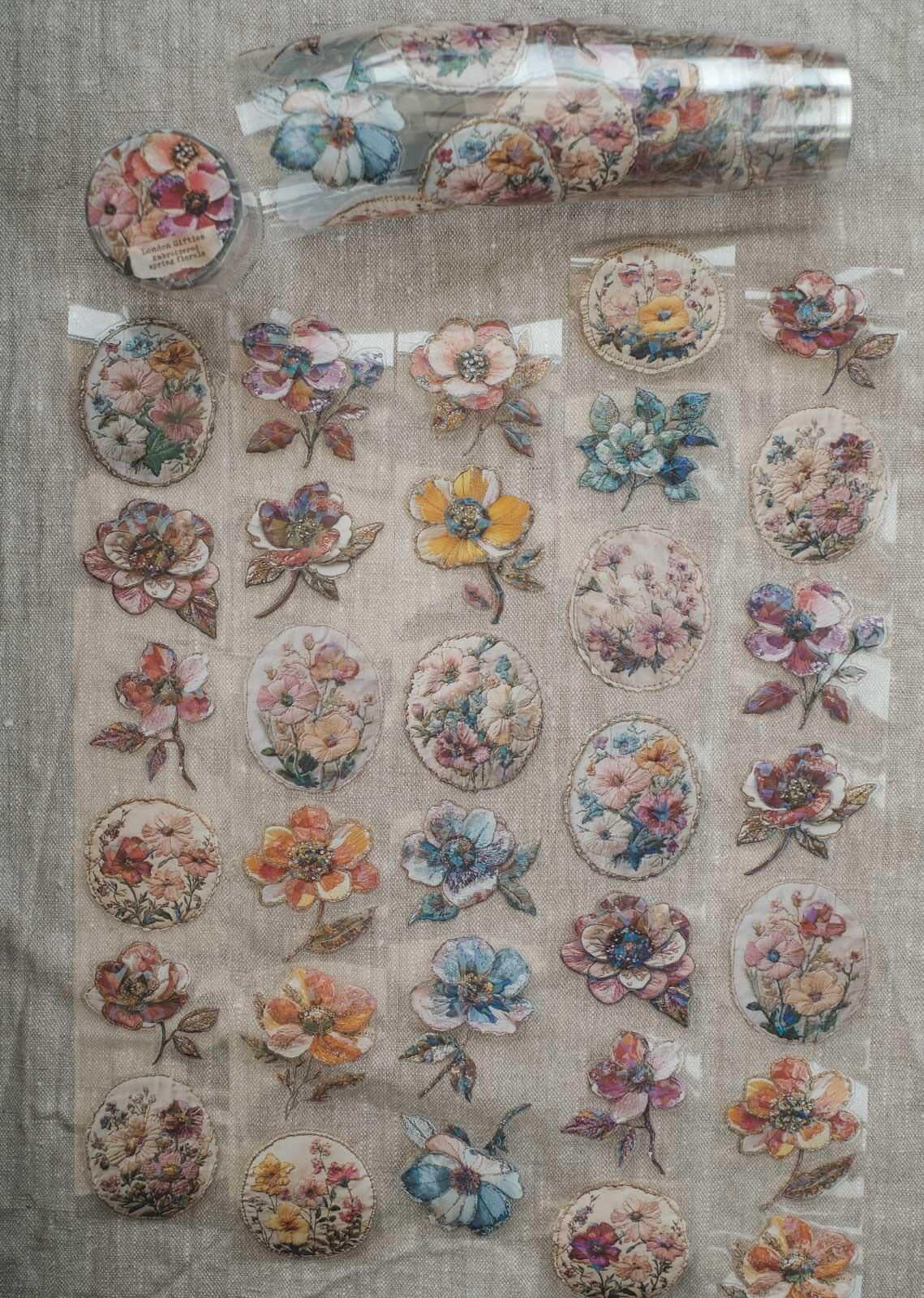 London Gifties – Embroidered spring florals – PET Tape pretagliato 6 cm × 10 m - immagine 2