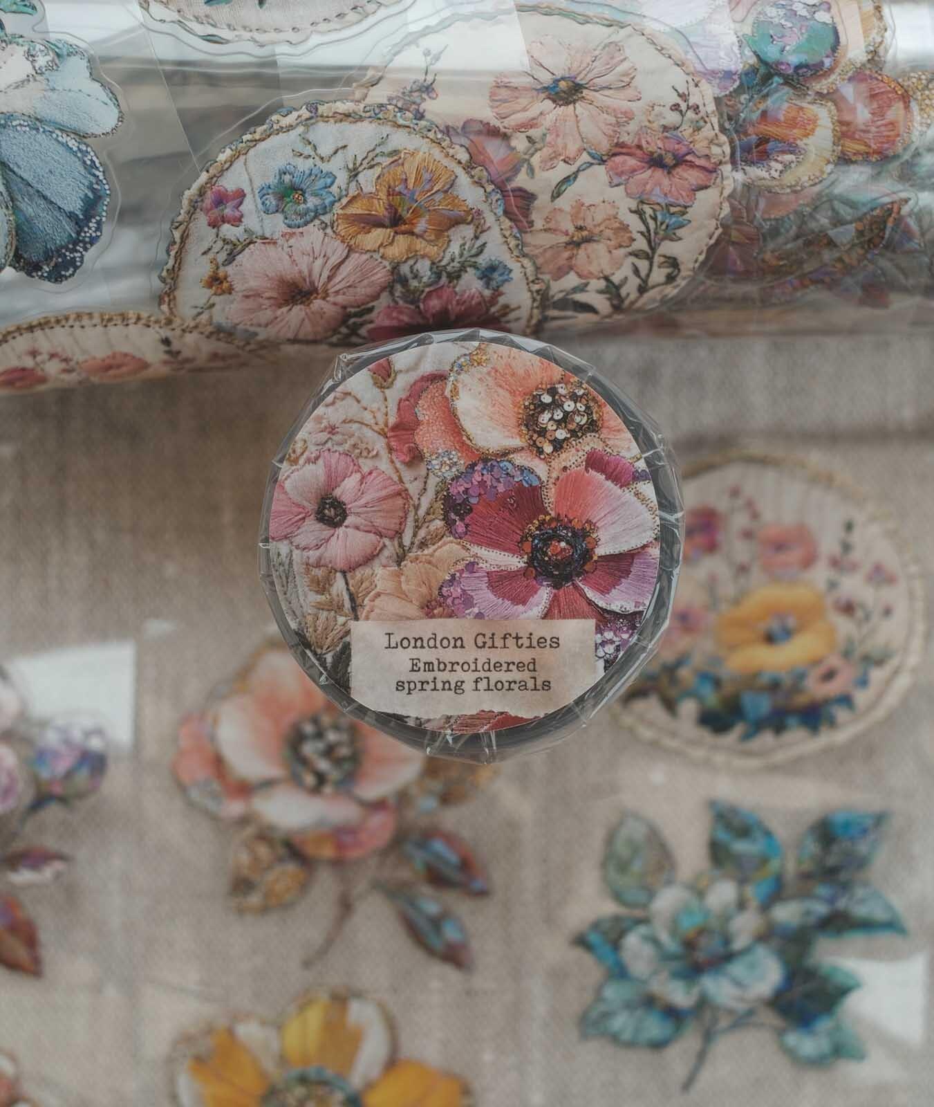 London Gifties – Embroidered spring florals – PET Tape pretagliato 6 cm × 10 m