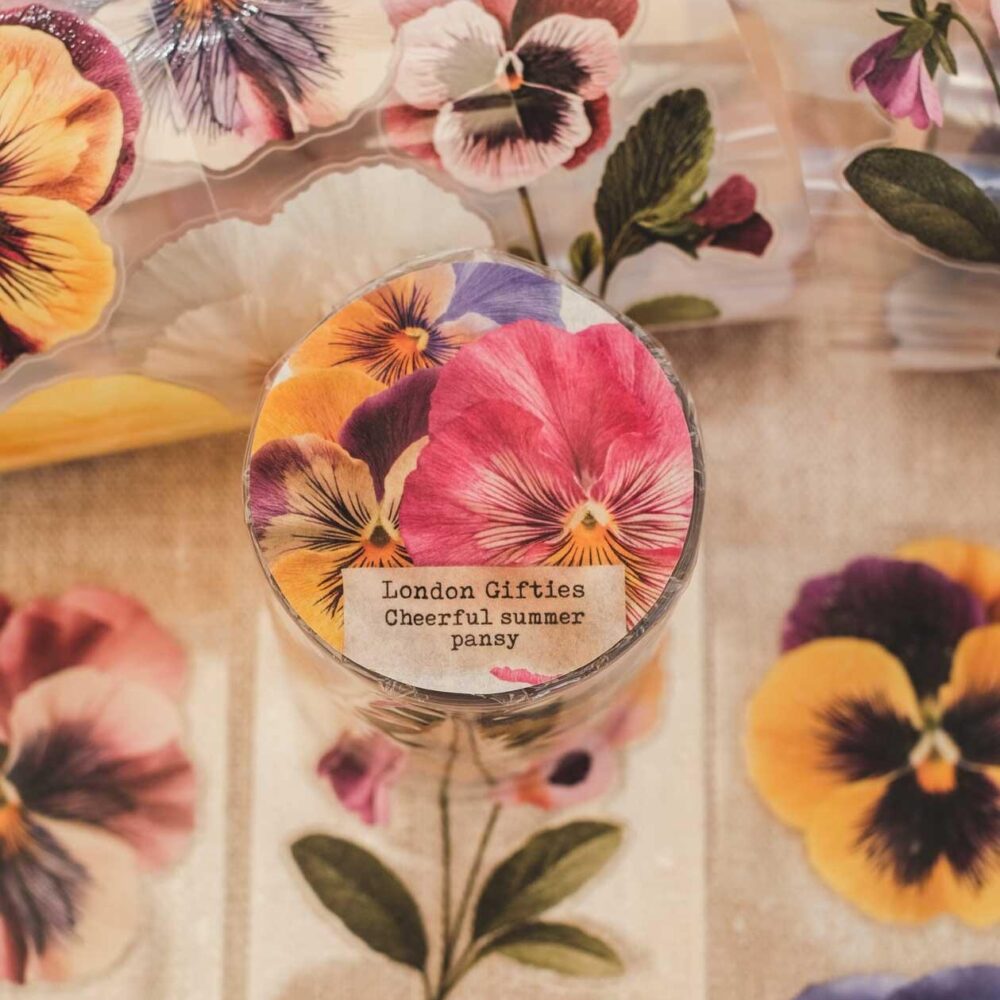 London Gifties – Cheerful summer pansy – PET Tape pretagliato 6 cm × 10 m